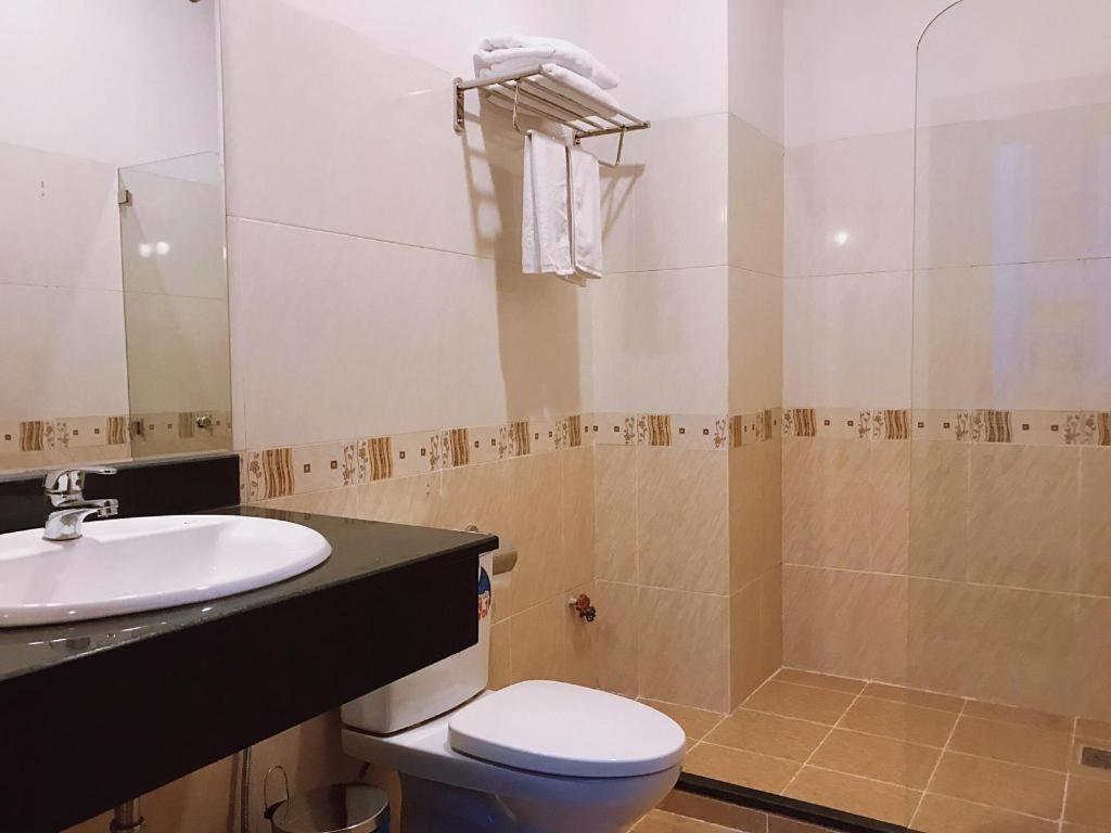 Lucky Star Hotel Buon Ma Thuot Buitenkant foto