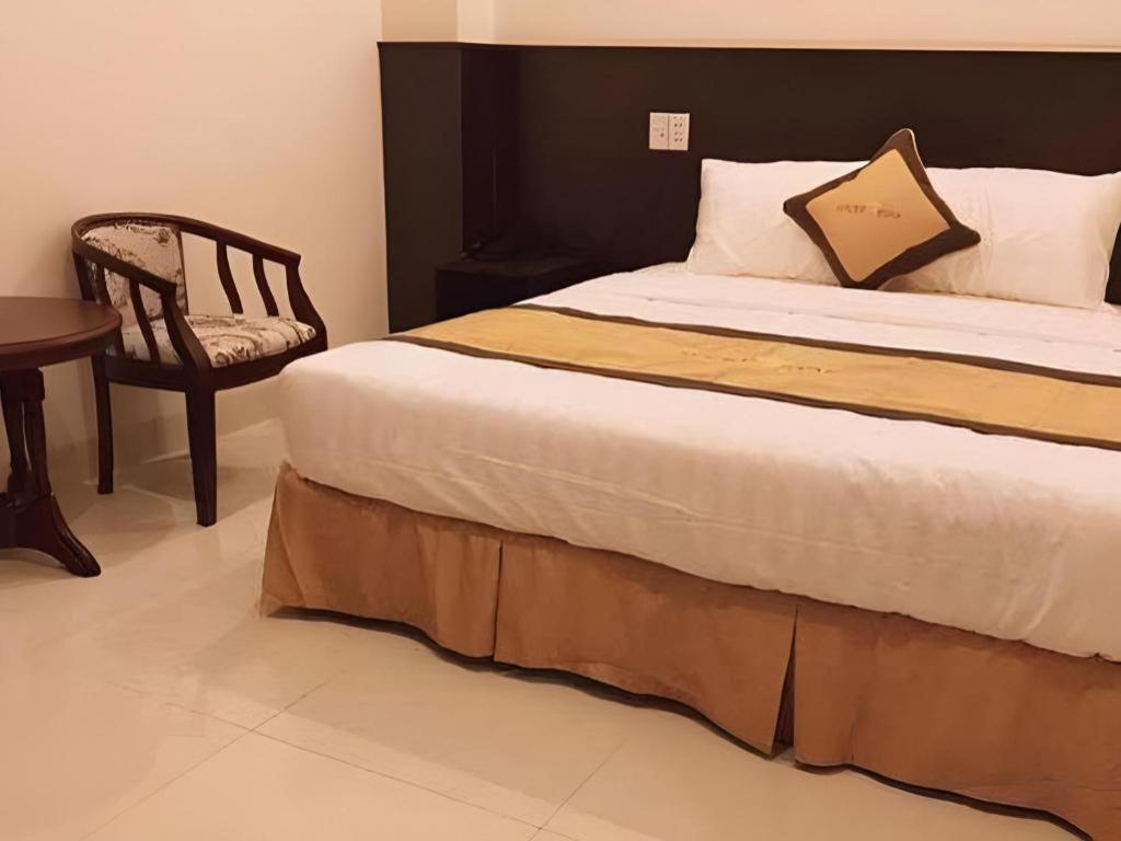 Lucky Star Hotel Buon Ma Thuot Buitenkant foto