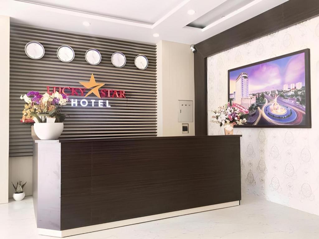 Lucky Star Hotel Buon Ma Thuot Buitenkant foto